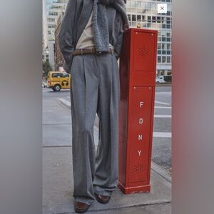 NWT MANGO
Women's Wool-Blend Suit Pants size 8